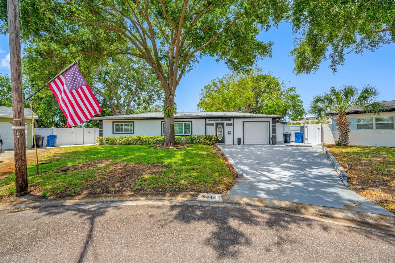 8444 8th Way, St Petersburg, FL 33702