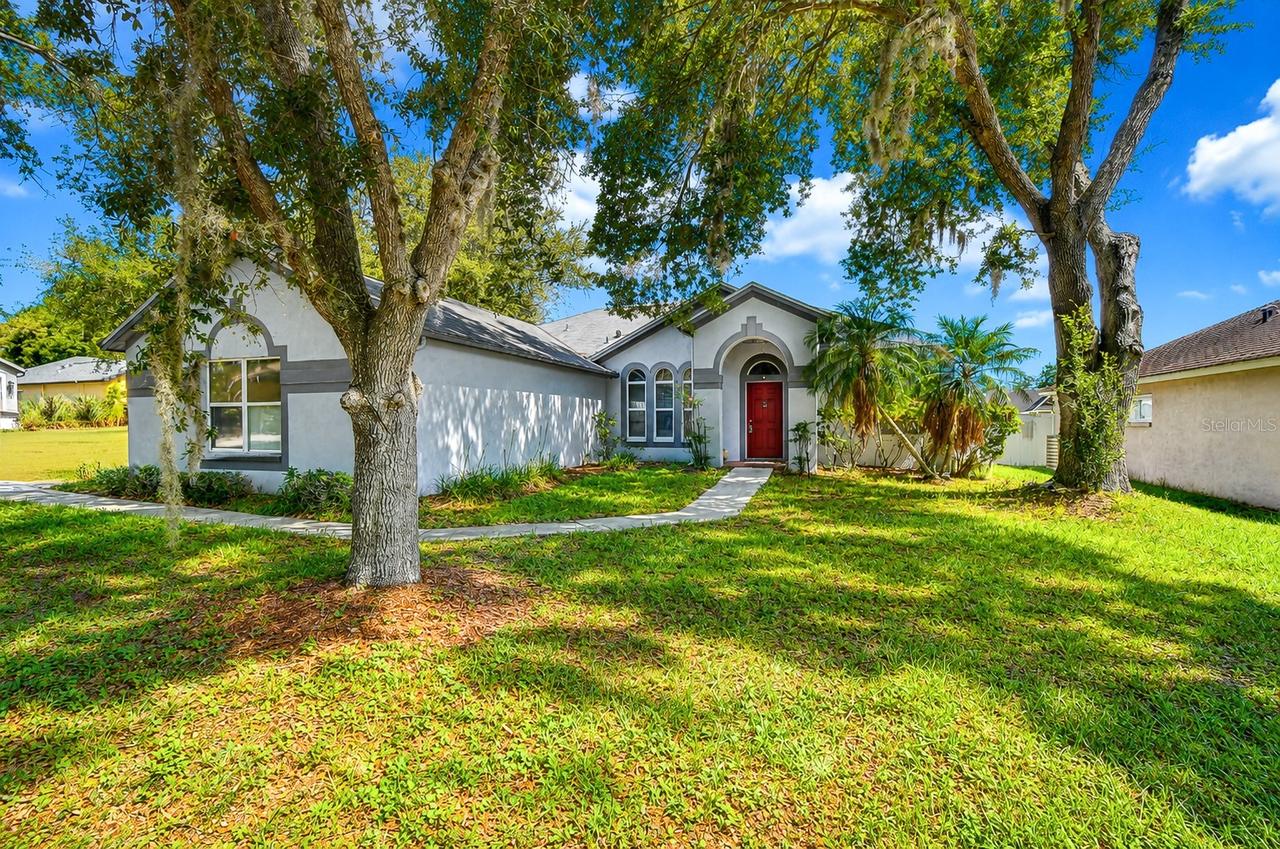 4102 Amber Ridge Ln., Valrico, FL 33594
