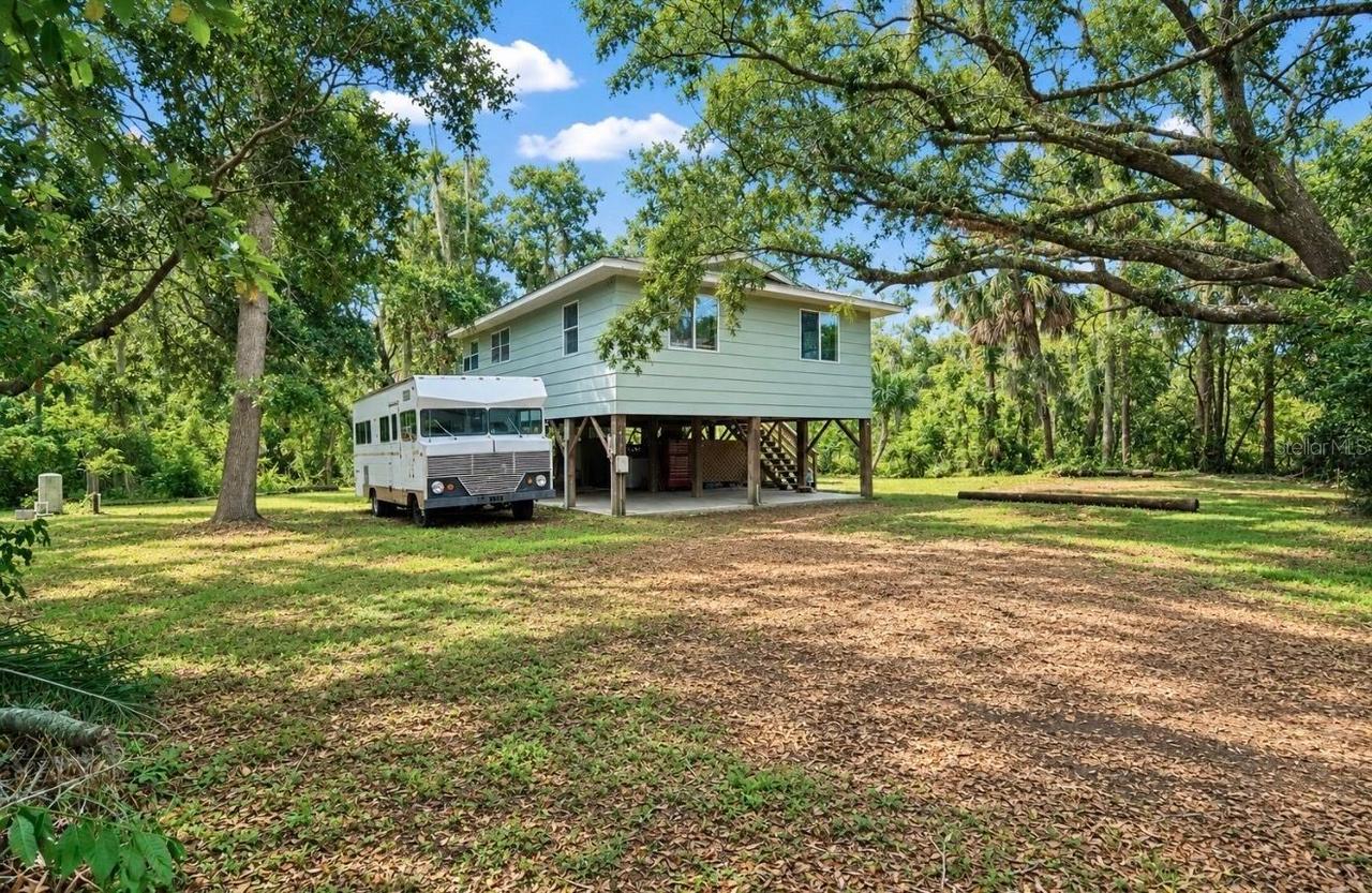 707 George St., Tarpon Springs, FL 34688