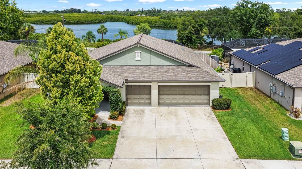 809 Timeless Moss Dr., Ruskin, FL 33570