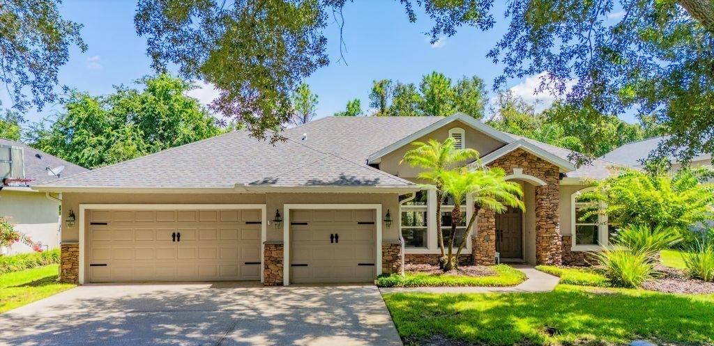 5967 Jaegerglen Dr., Lithia, FL 33547