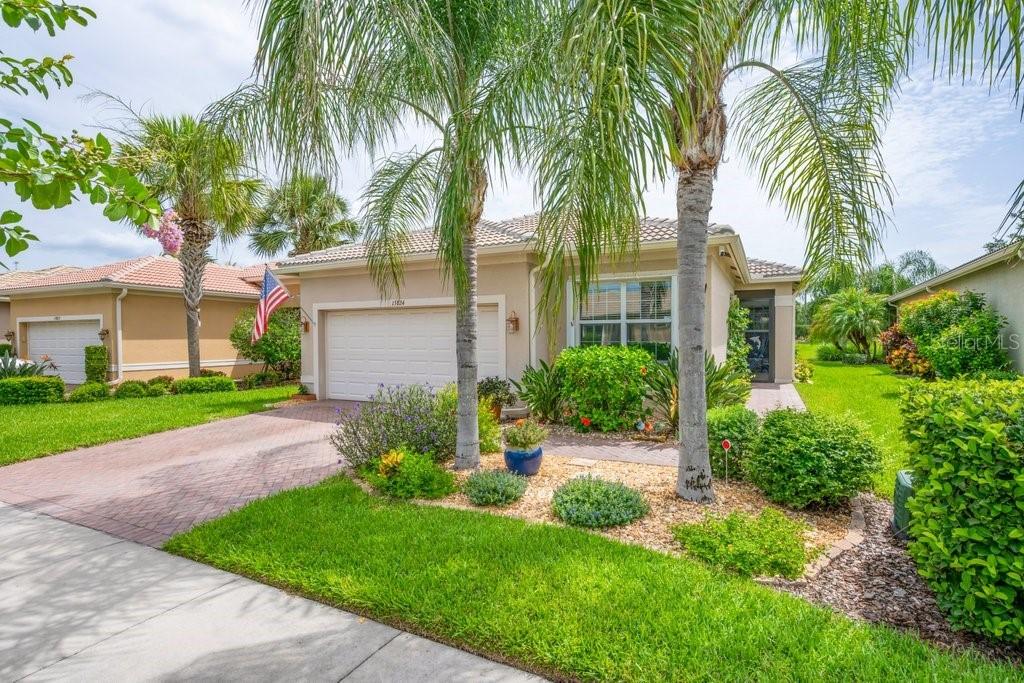 15824 Amber Falls Dr., Wimauma, FL 33598