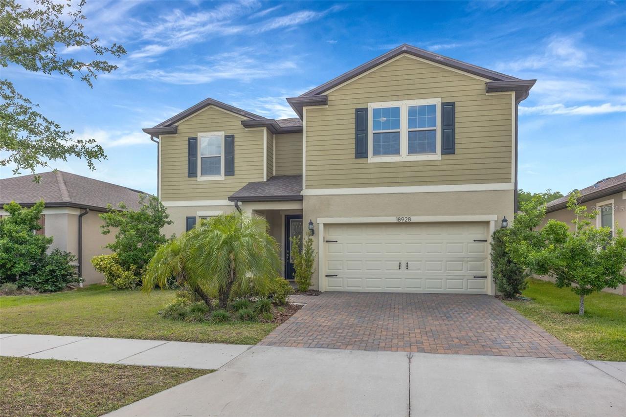 18928 Willowmore Cedar Dr., Lutz, FL 33558