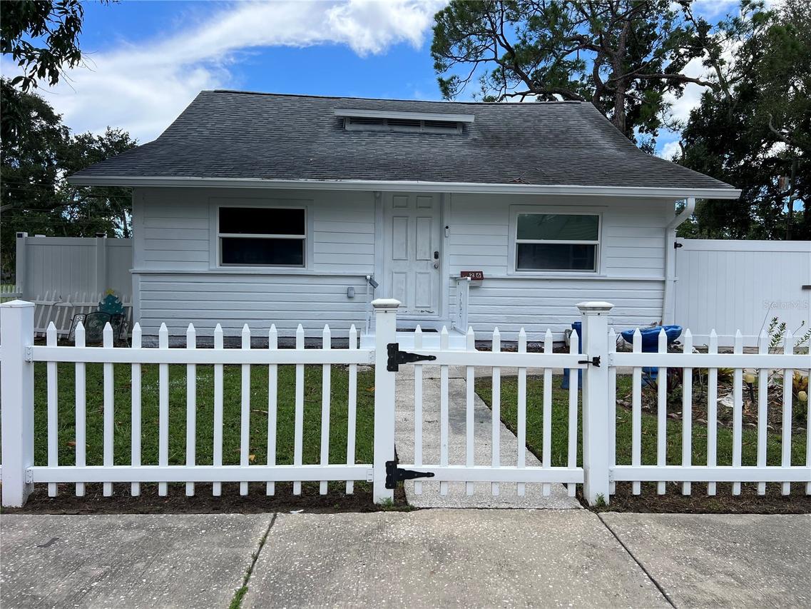 526 14th Ave., St Petersburg, FL 33701
