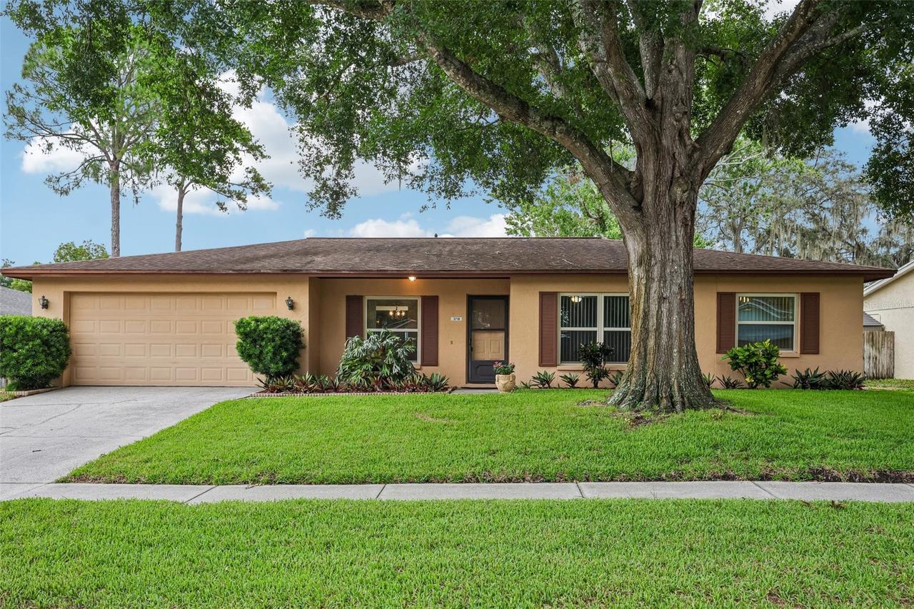 3718 Sand Pebble Dr., Valrico, FL 33596