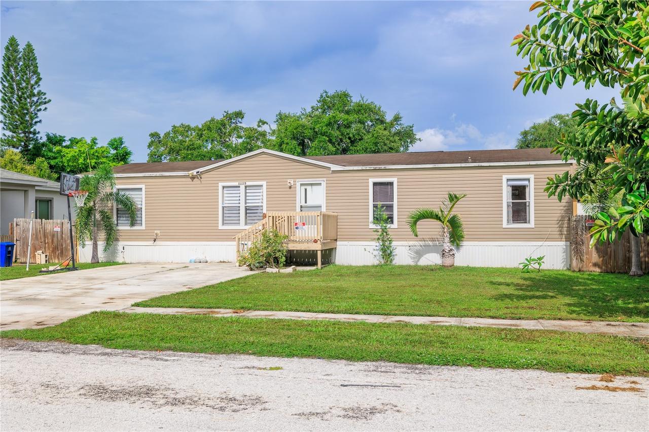 12275 Cross St., Largo, FL 33773
