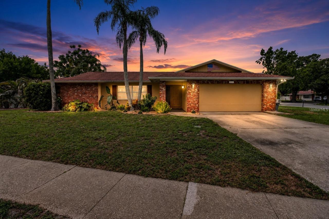 2221 Colonial Dr., Dunedin, FL 34698