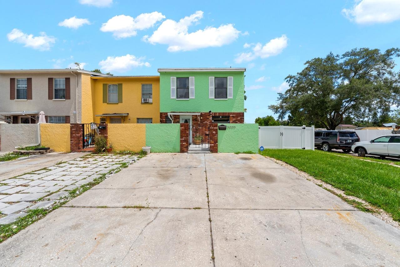 5220 Blane Dr., Temple Terrace, FL 33617