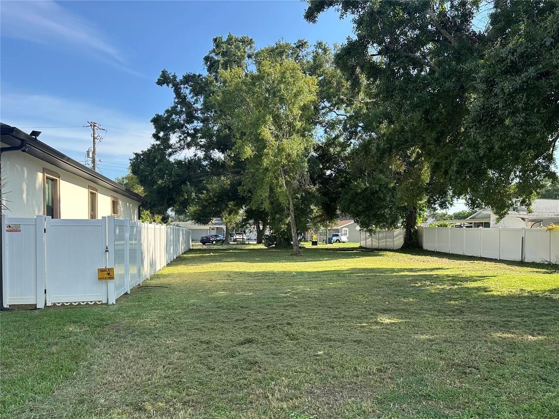 2710 W Lake Ave., Tampa, FL 33607