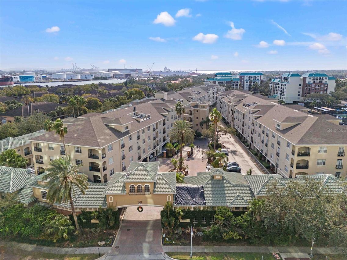 501 Knights Run Ave. #2111, Tampa, FL 33602