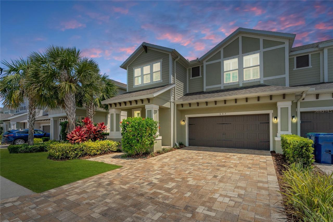 597 Ozona Village Dr., Palm Harbor, FL 34683