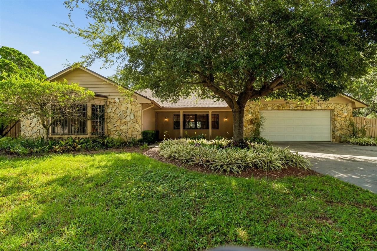 16509 Round Oak Dr., Tampa, FL 33618