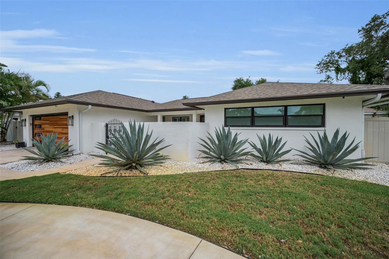 14516 Bay Hills Dr., Largo, FL 33774