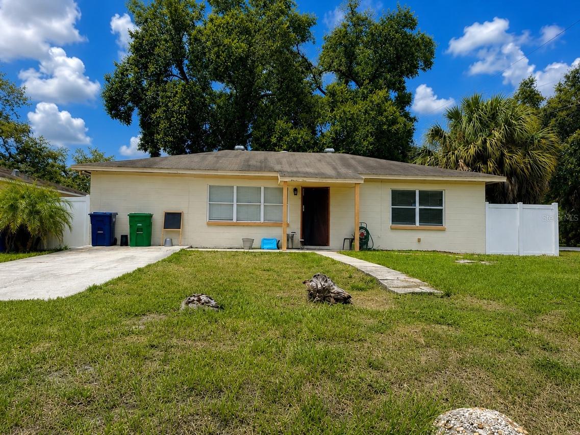 712 N Castle Ct., Tampa, FL 33612