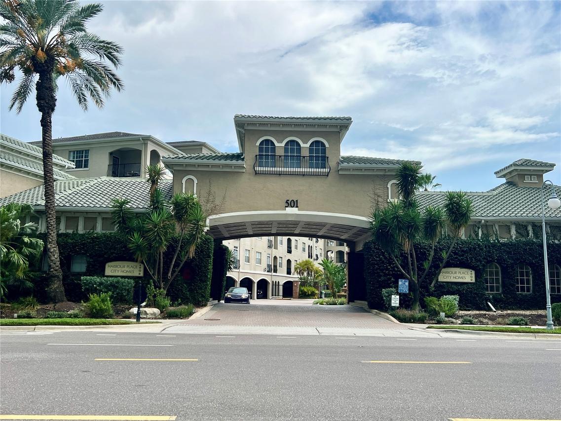 501 Knights Run Ave. #1330, Tampa, FL 33602