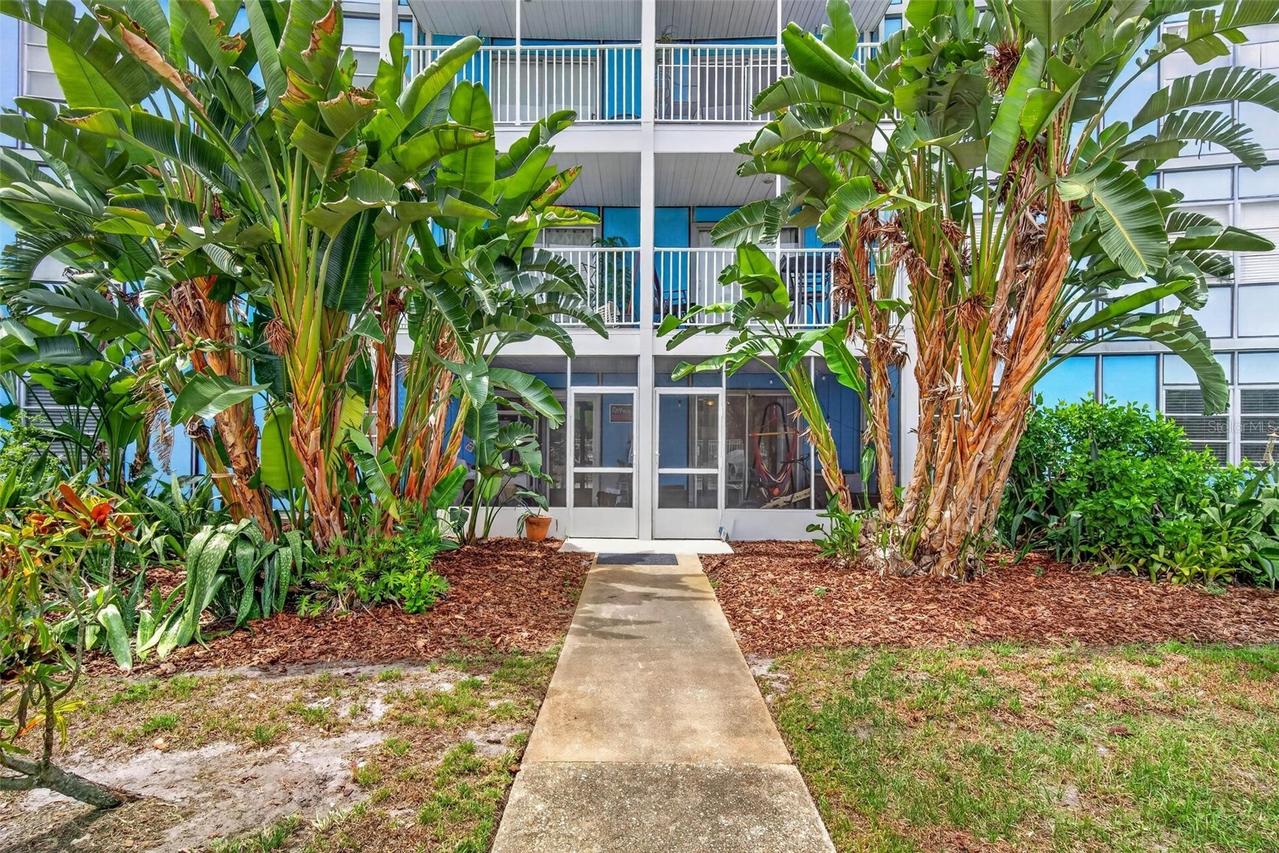 3315 58th Ave. #105, St Petersburg, FL 33712