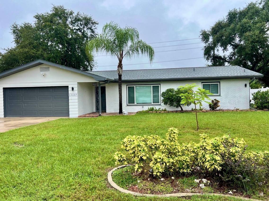 13607 101st Ter., Seminole, FL 33776