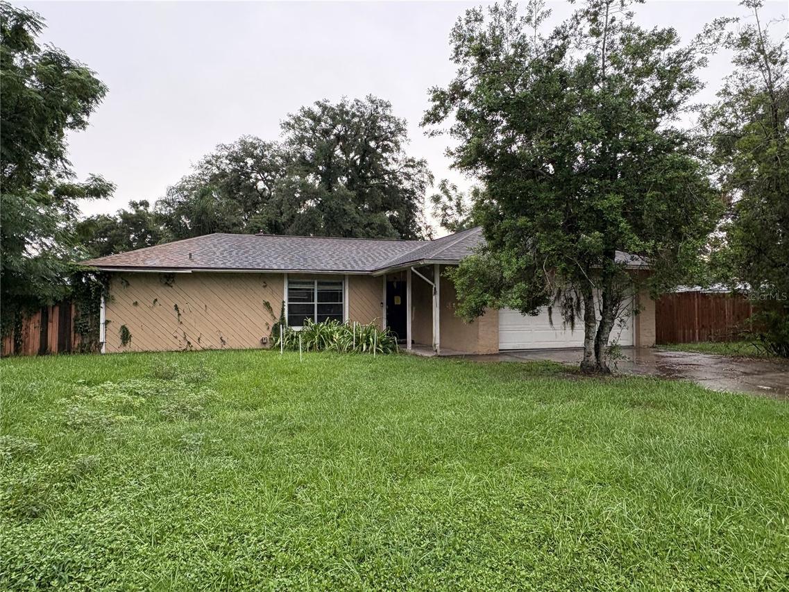 7121 N 50th St., Tampa, FL 33617