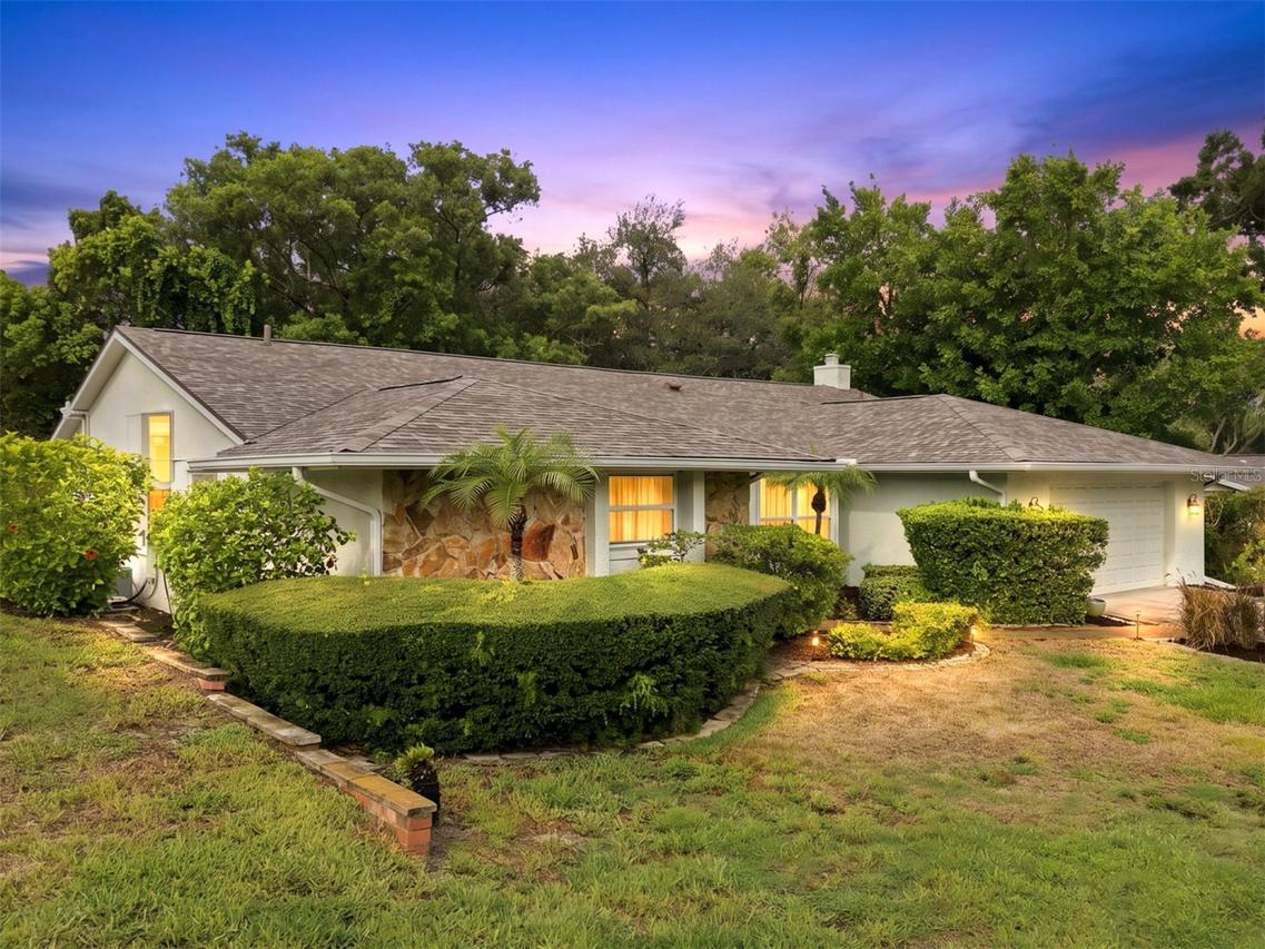 1071 Persimmon Dr., Palm Harbor, FL 34683