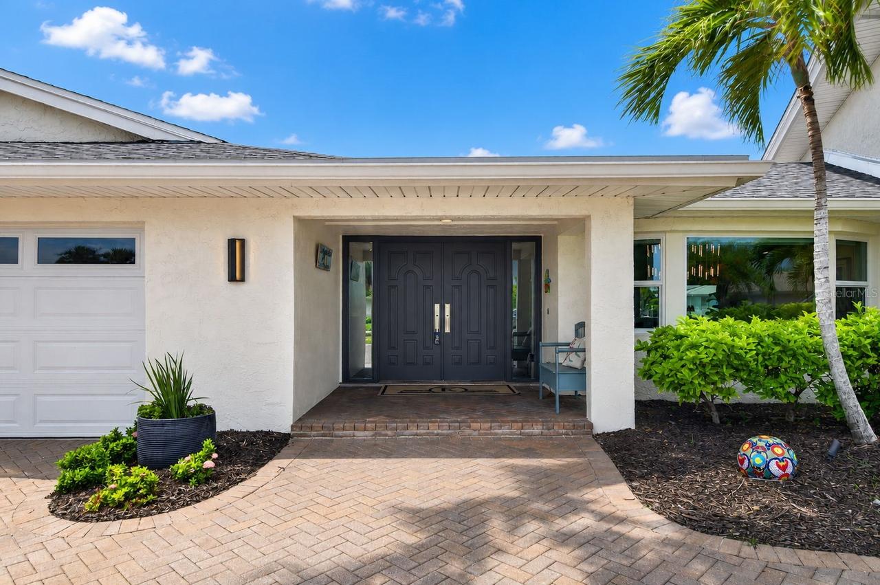 812 Snug Island, Clearwater Beach, FL 33767