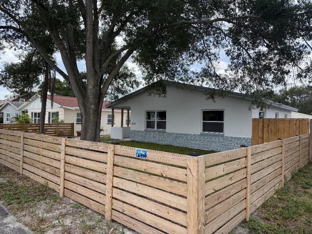 632 89th Ave., St Petersburg, FL 33702