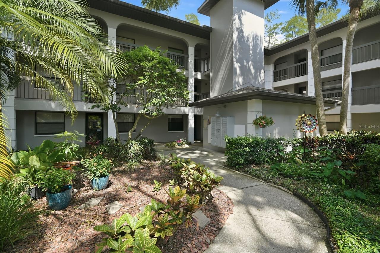 3399 Mermoor Dr. #105, Palm Harbor, FL 34685