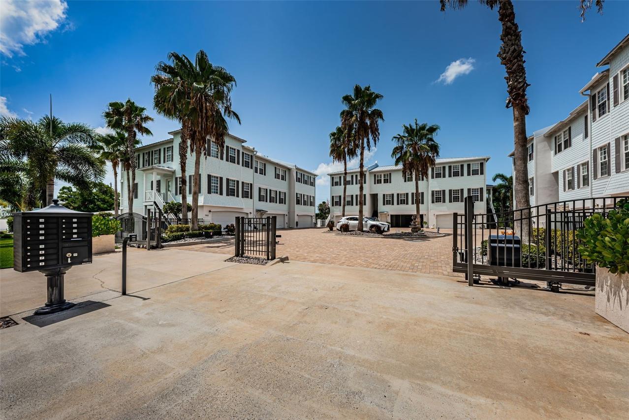 7010 Grevilla Ave., South Pasadena, FL 33707