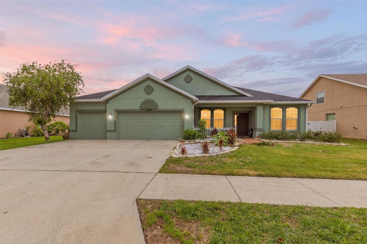 2206 Via Cortona St., Plant City, FL 33566