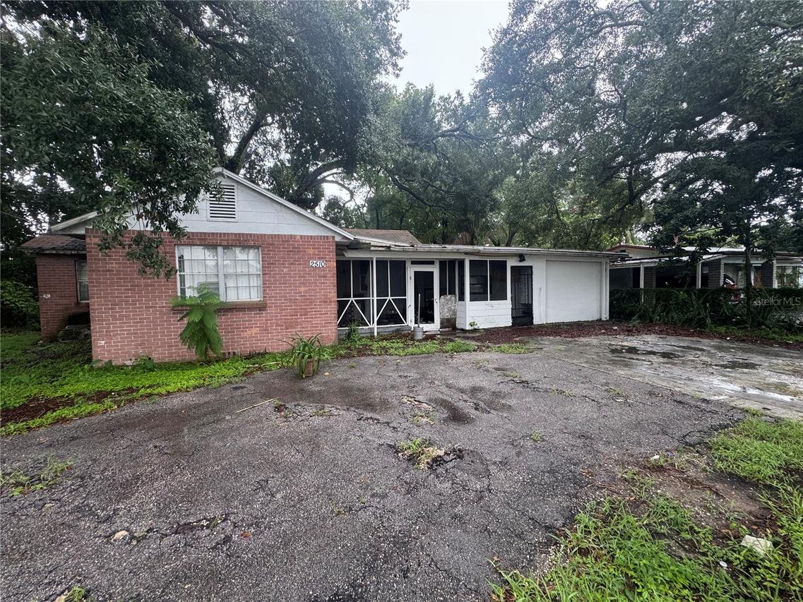 2510 W Henry Ave., Tampa, FL 33614