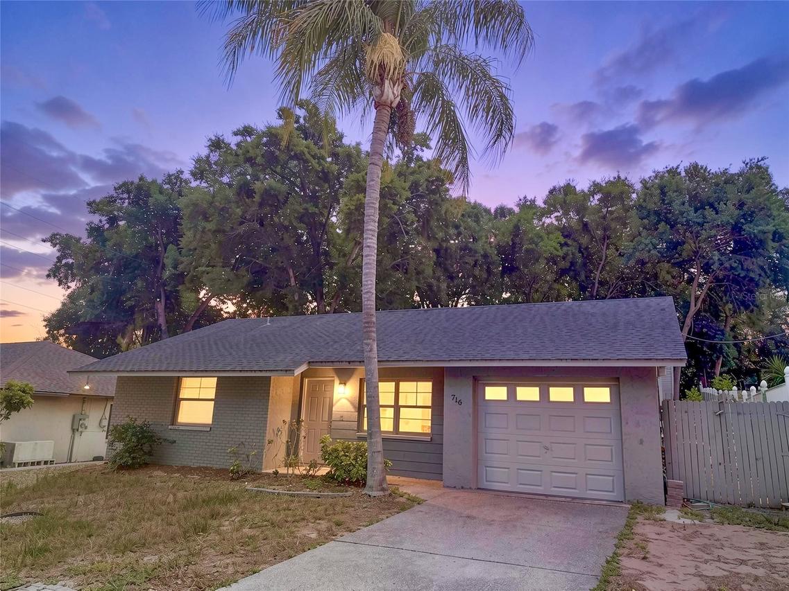 716 Boston St., Tarpon Springs, FL 34689