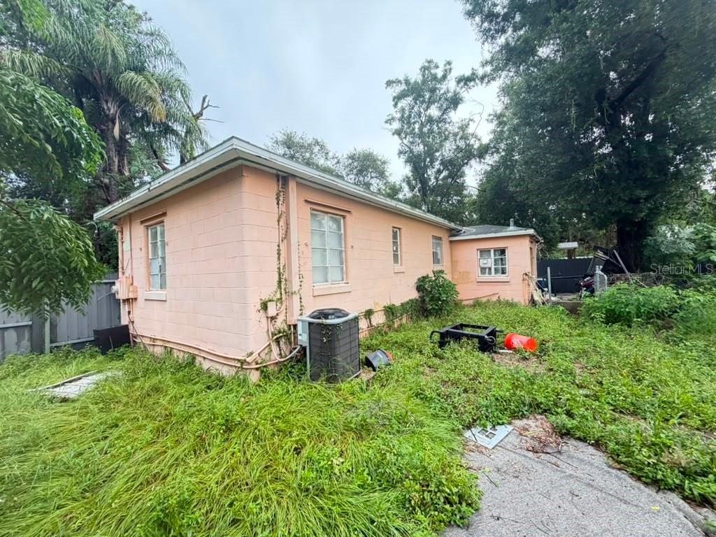 1011 E 108th Ave., Tampa, FL 33612