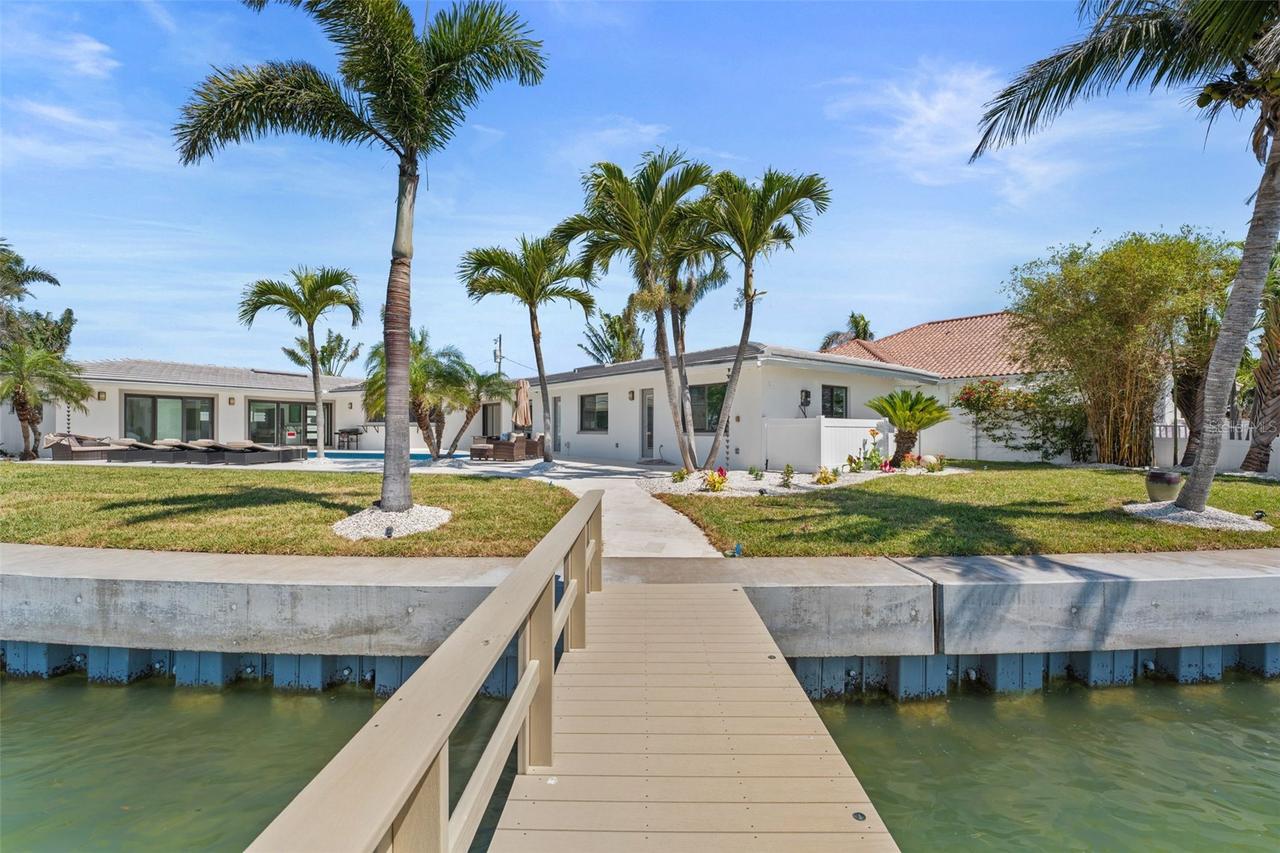 11050 7th St., Treasure Island, FL 33706
