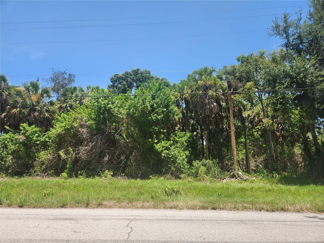 837 W College Ave., Ruskin, FL 33570