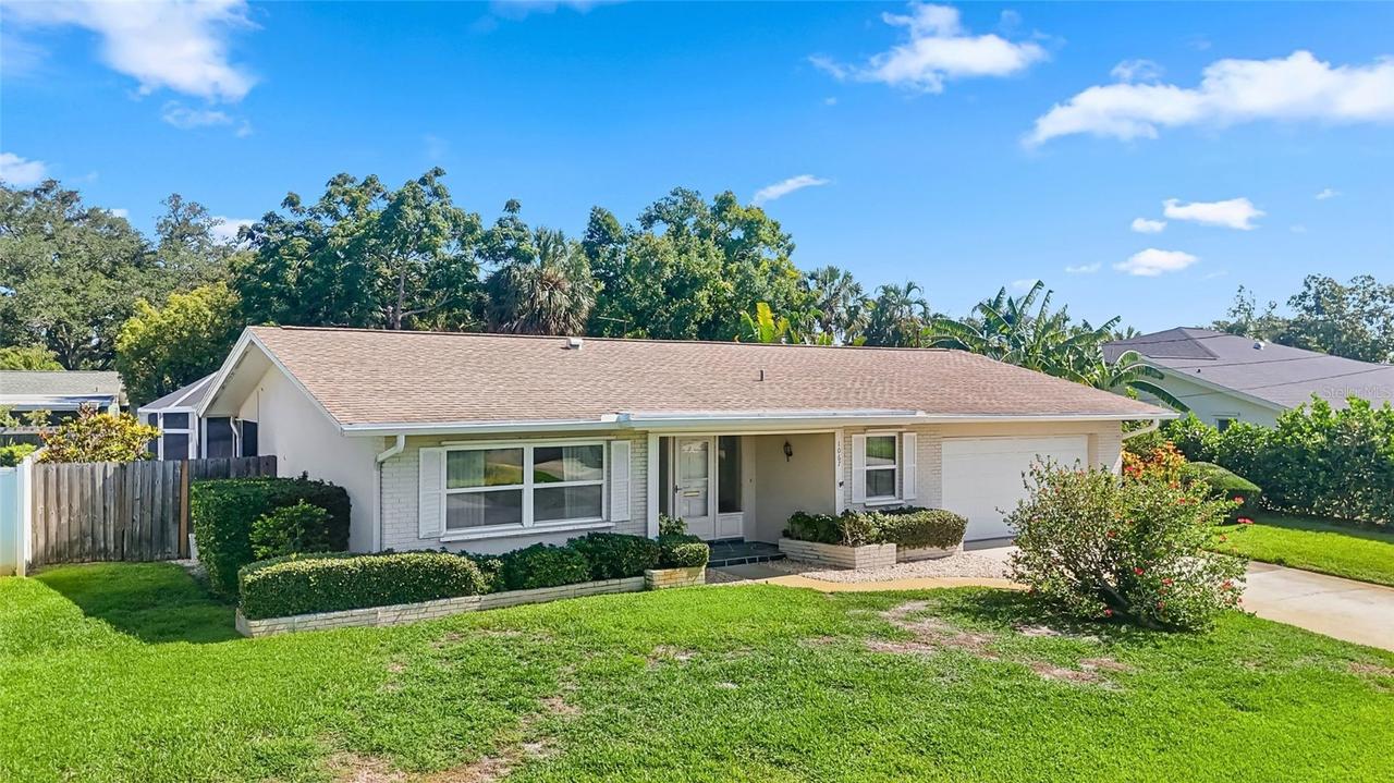 1067 44th Ave., St Petersburg, FL 33703