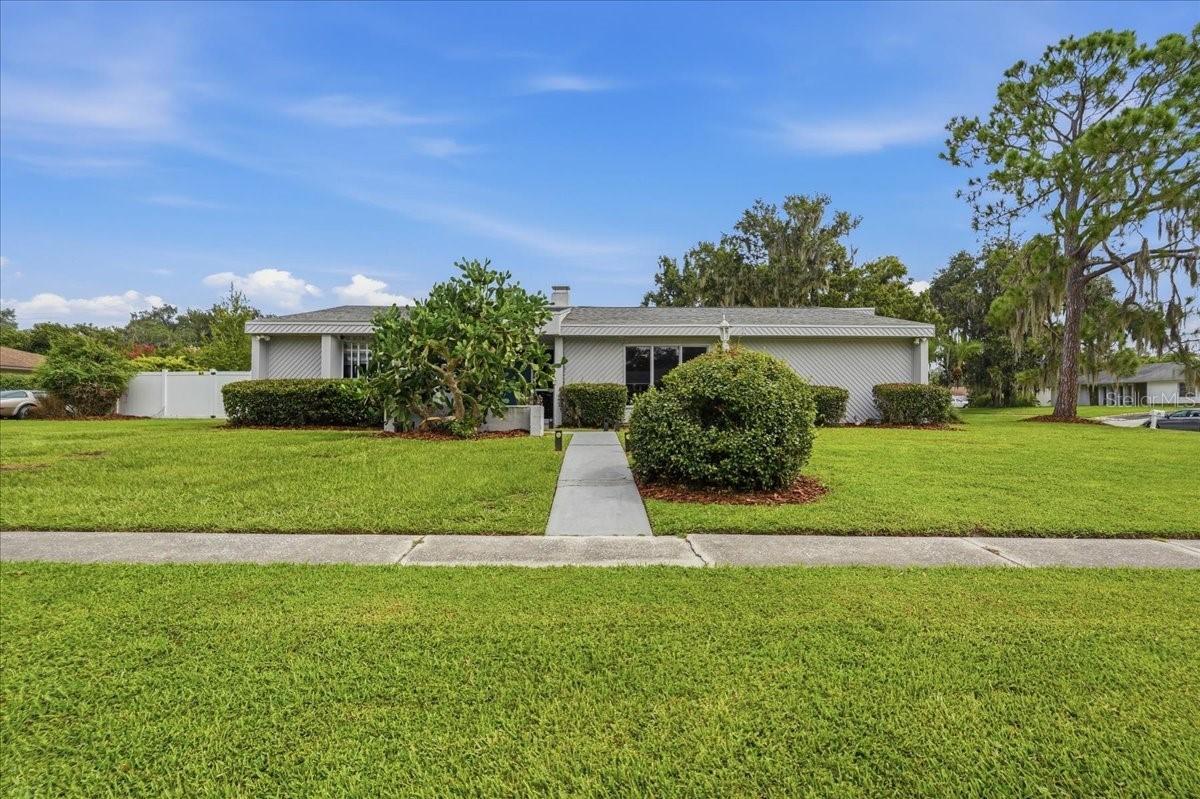 107 Elm Sq., Lakeland, FL 33813