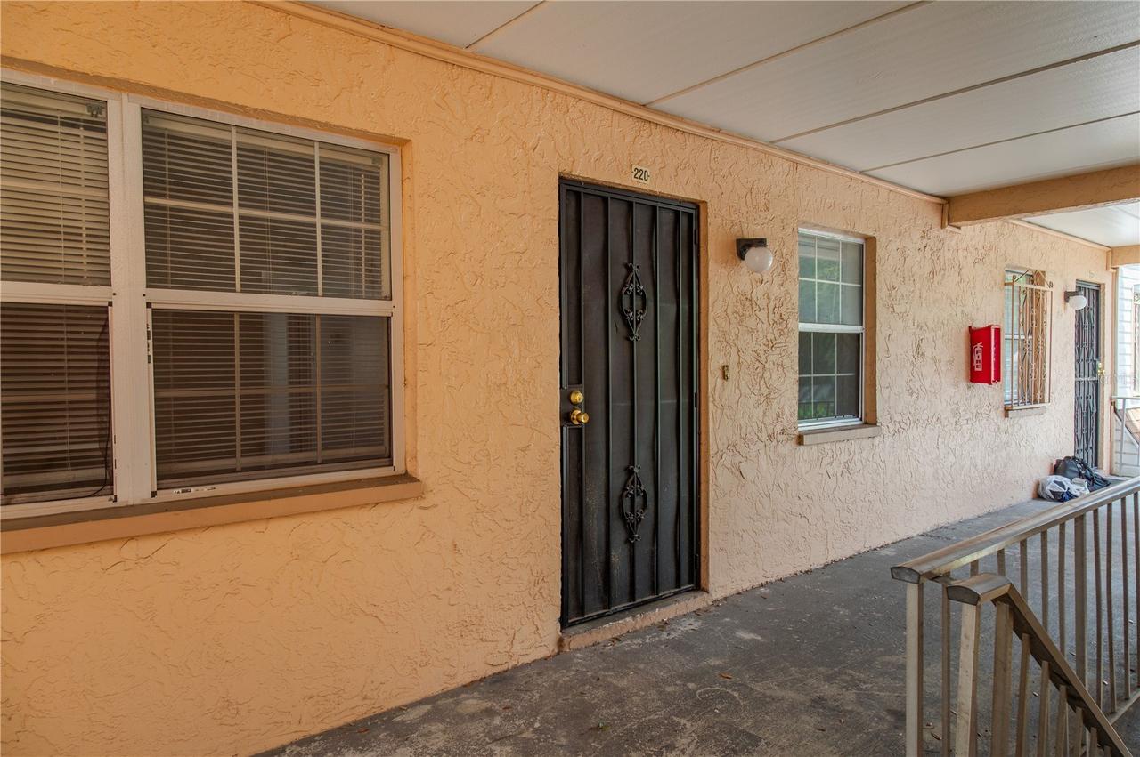 4718 Joseph Ct. #220, Tampa, FL 33614