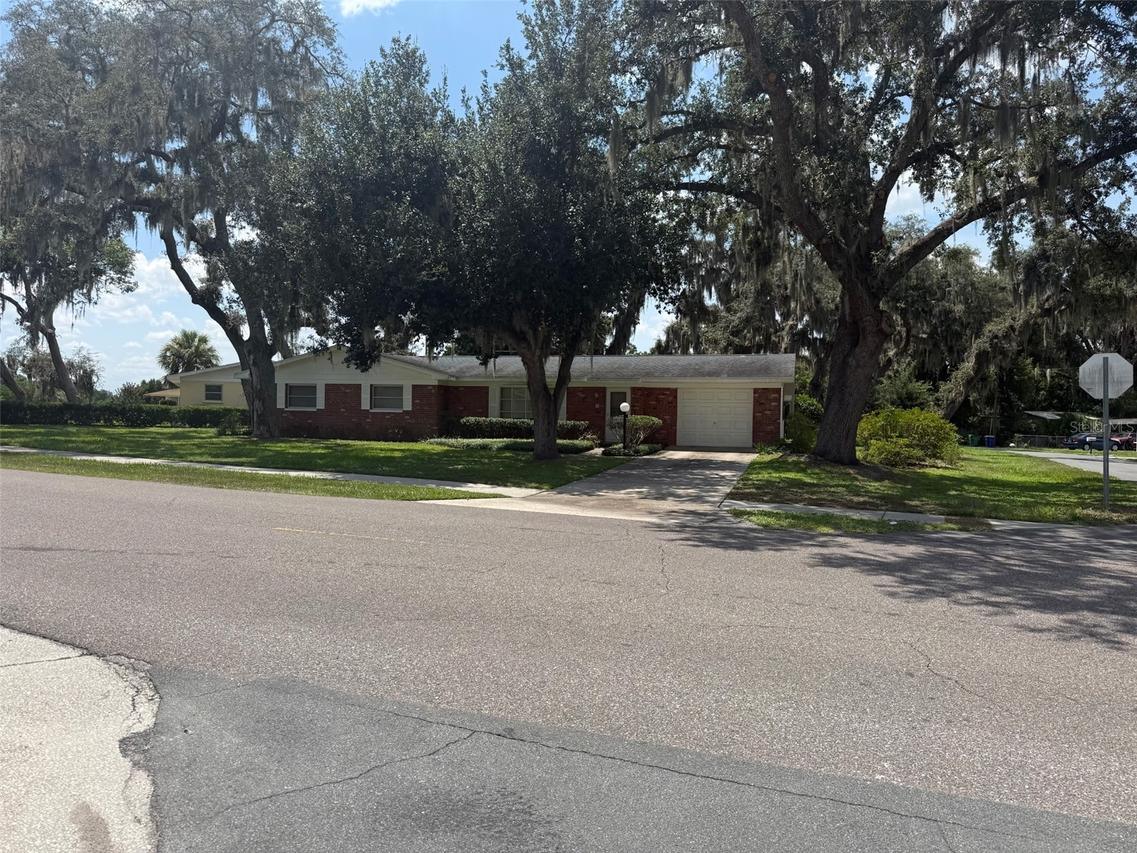 39133 5th Ave., Zephyrhills, FL 33542