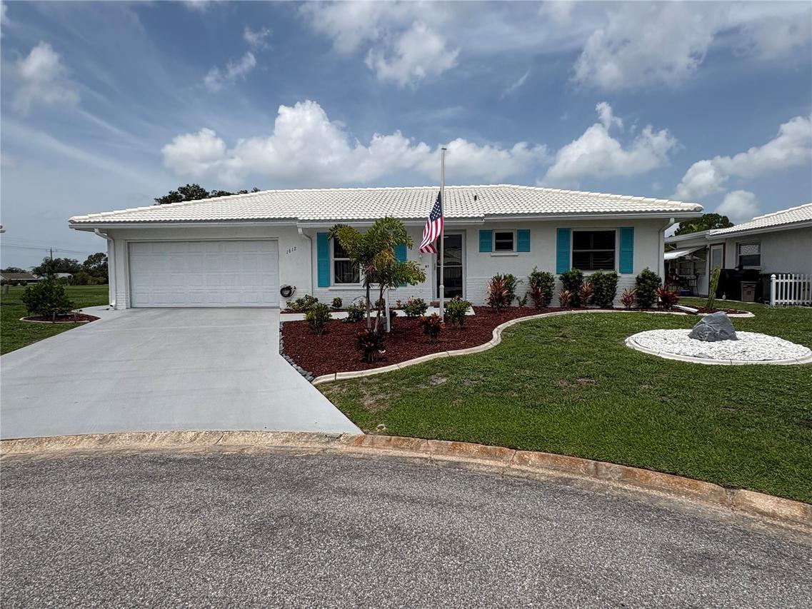 1612 S Elmwood Dr., Bradenton, FL 34208