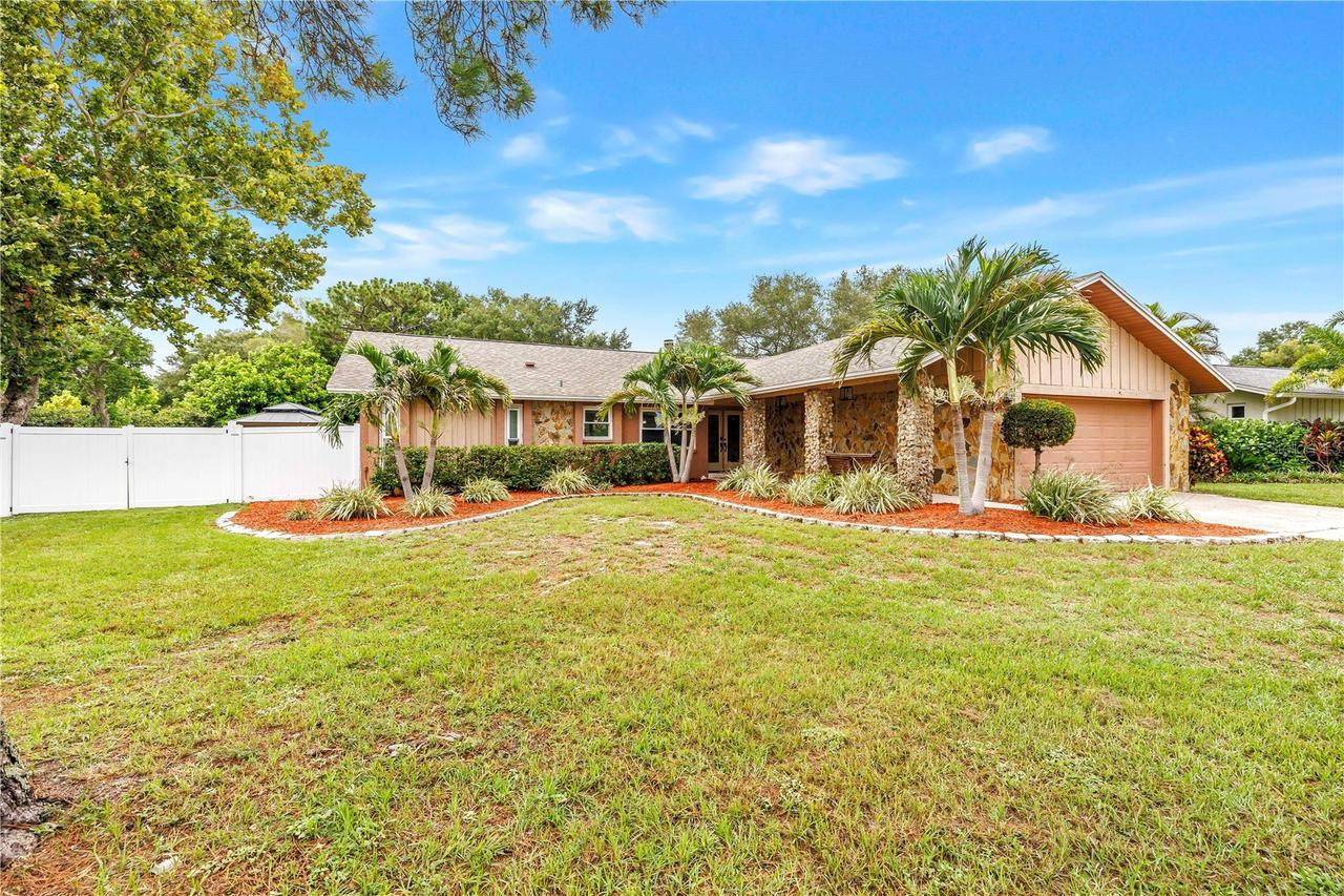 10210 95th St., Seminole, FL 33777