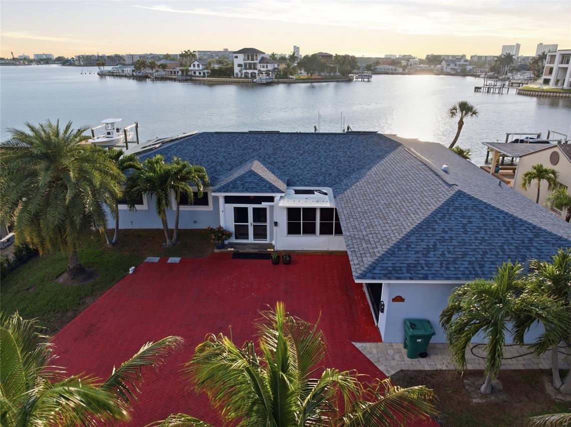 1818 Dolphin Blvd., St Petersburg, FL 33707
