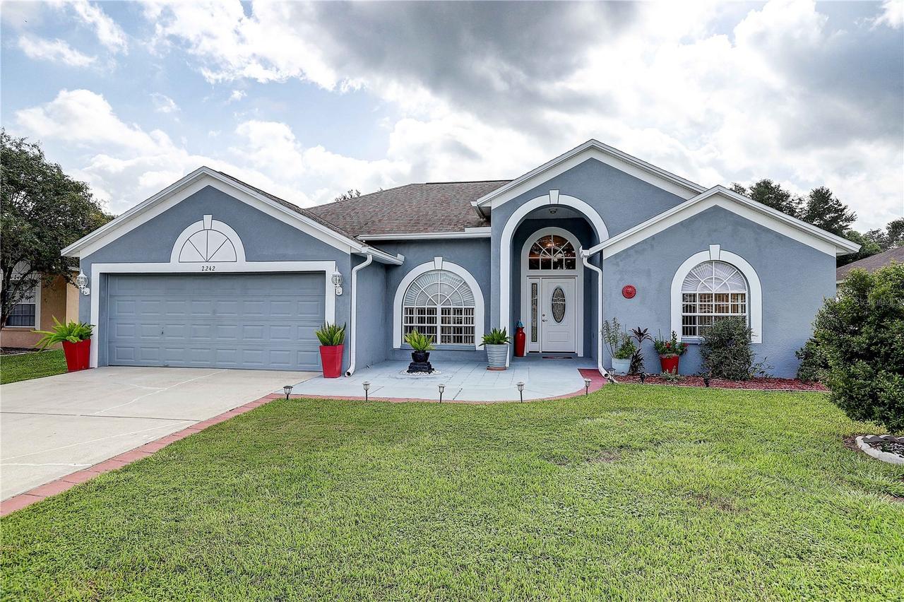 2242 Towering Oaks Cir., Seffner, FL 33584