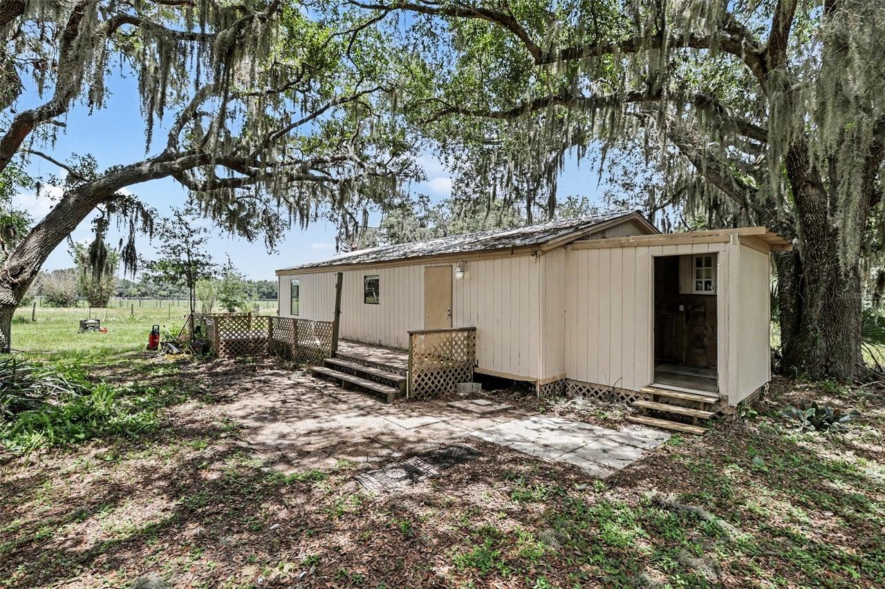 10239 Lyons Ave., Lithia, FL 33547
