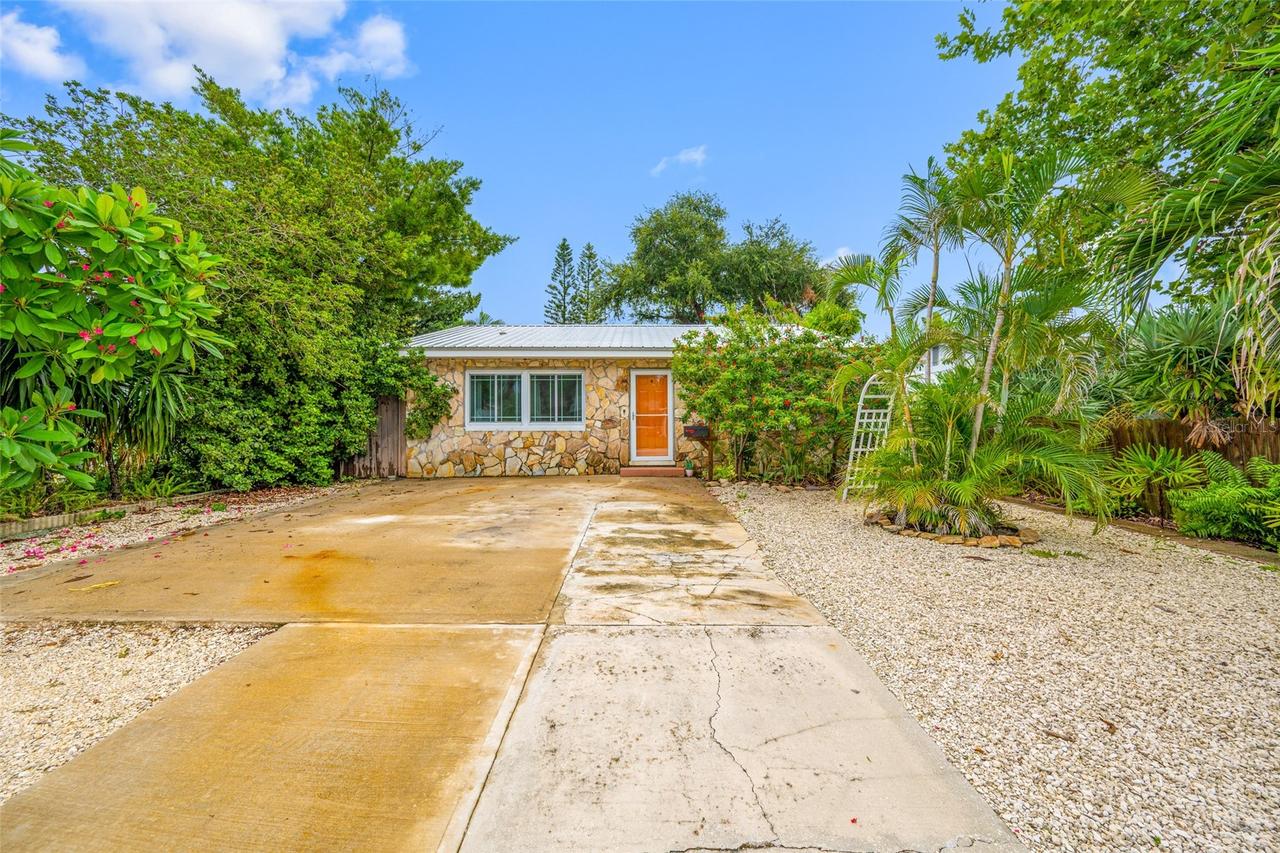 3935 11th Ave., St Petersburg, FL 33713