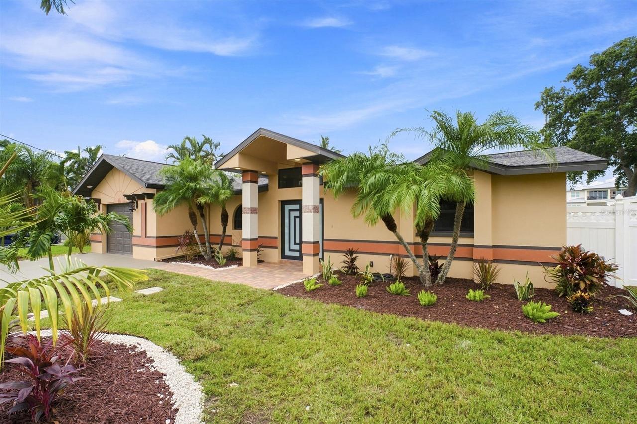 15918 Redington Dr., Redington Beach, FL 33708