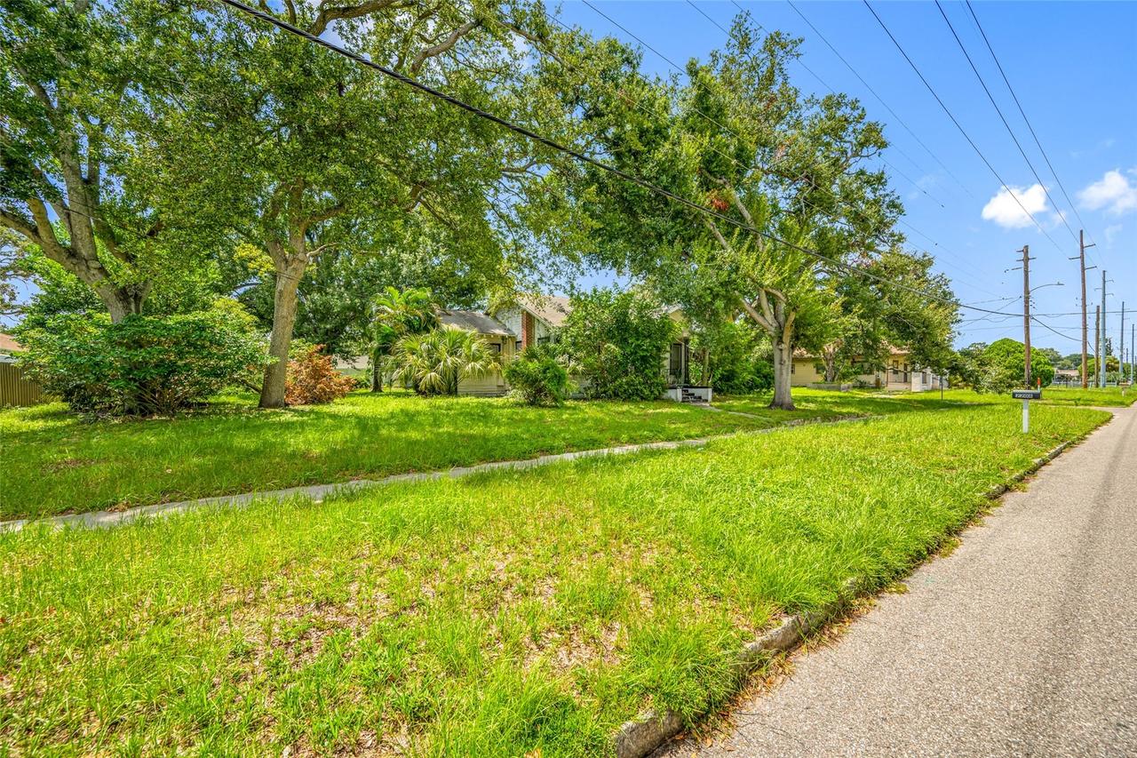 2208 N Lincoln Ave., Tampa, FL 33607