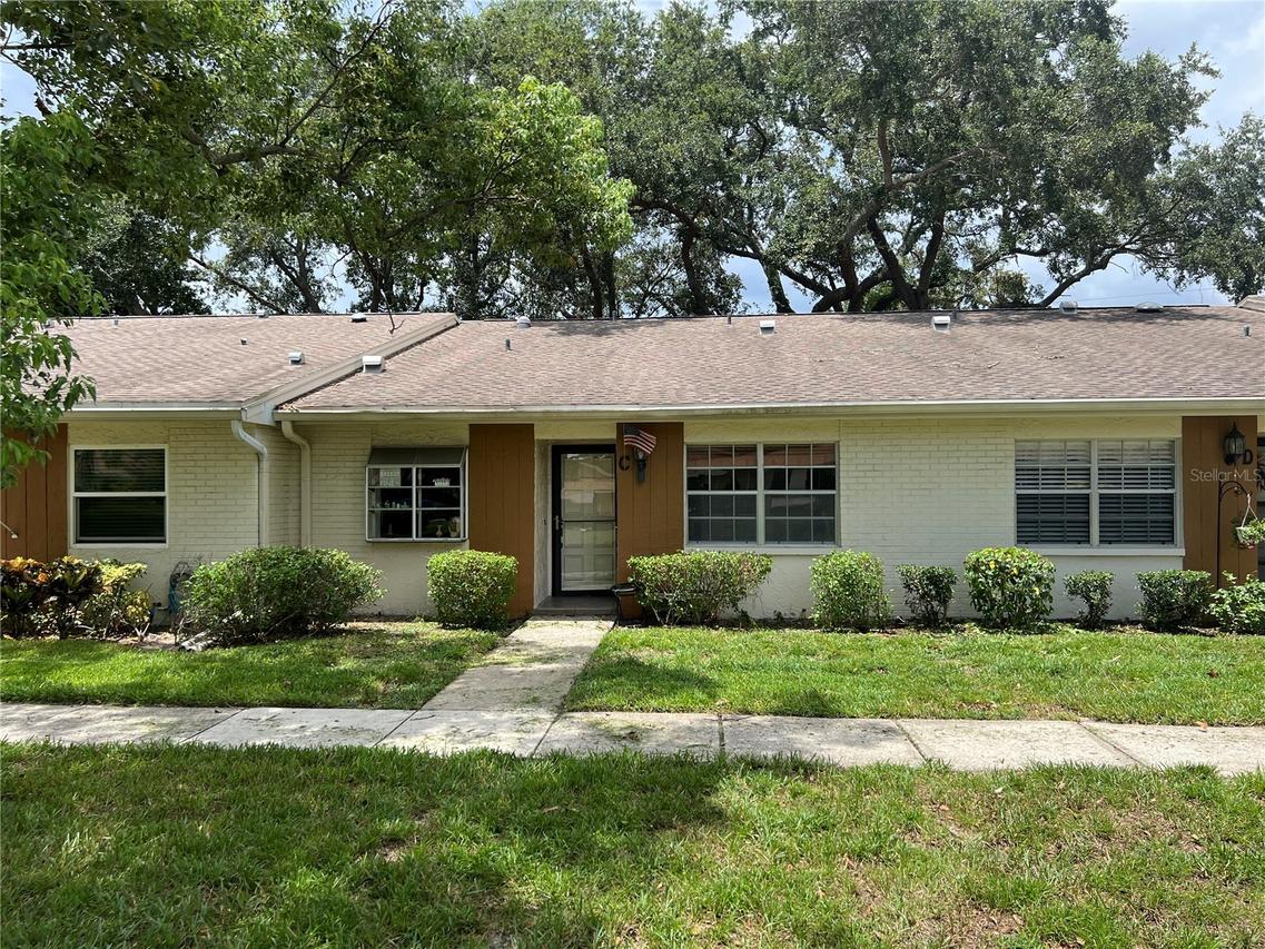 2297 Lark Cir. #C, Palm Harbor, FL 34684