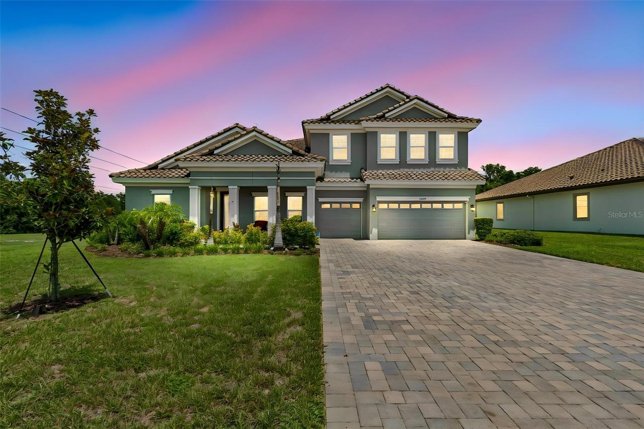 10597 Meadowrun Dr., Lithia, FL 33547