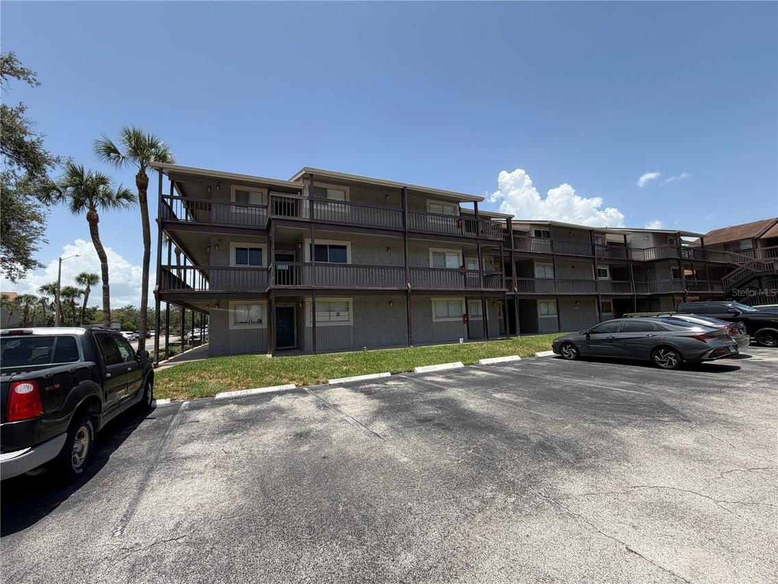 6308 Newtown Cir. #8B1, Tampa, FL 33615