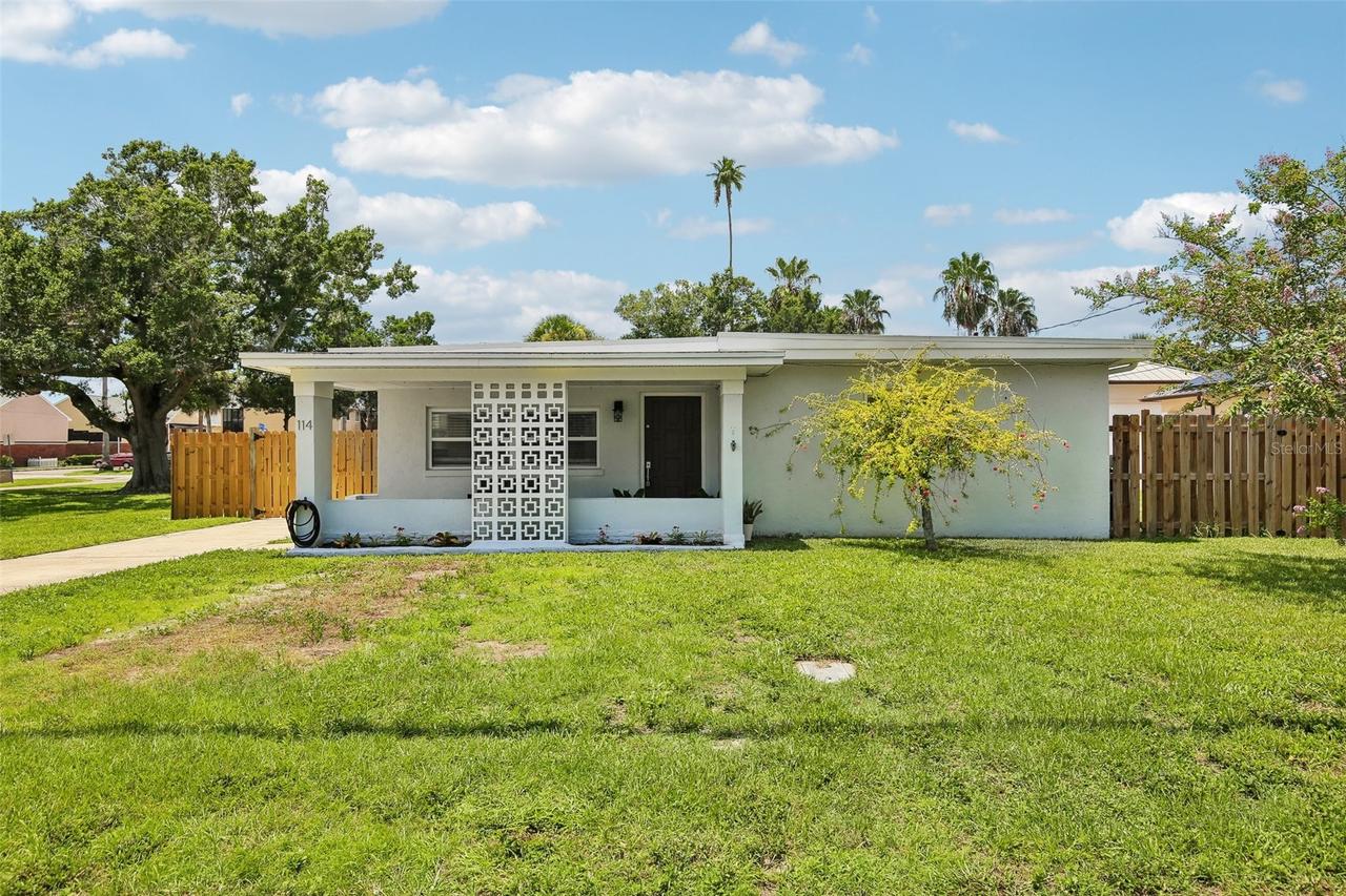 114 Lake Judy Lee Dr., Largo, FL 33771