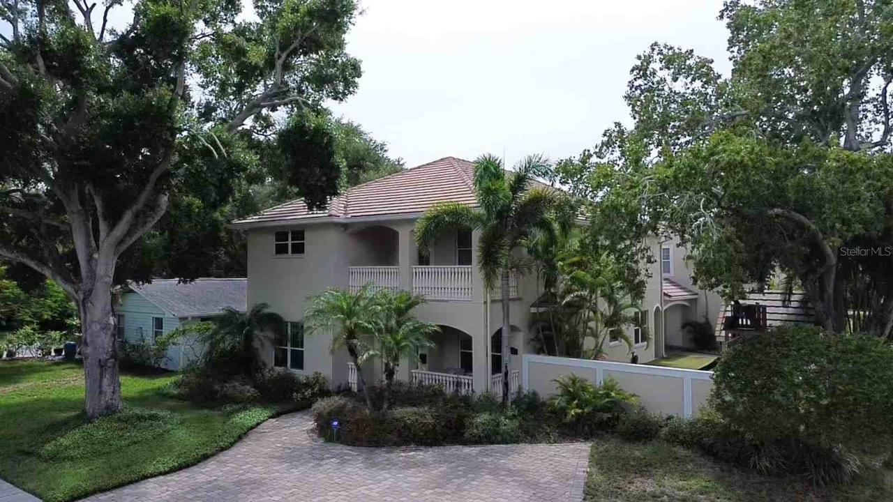 2301 S Hale Ave., Tampa, FL 33629